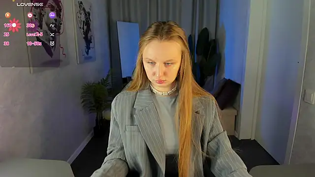 Snapshot of Rina_Panic chatting on 4, 4, 2026 Rina Panic online show from 4, 4, 2026