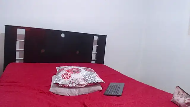 nathaly jones  online show from 20, 10, 2025