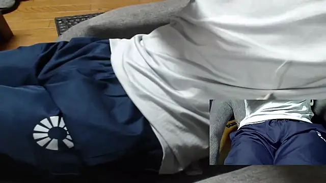 Snapshot of Yasu2000 chatting on 4, 4, 2026 Yasu2000 online show from 4, 4, 2026