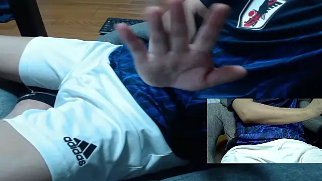 Snapshot of Yasu2000 chatting on 5, 4, 2026 Yasu2000 online show from 5, 4, 2026