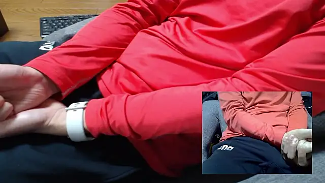 Snapshot of Yasu2000 chatting on 8, 4, 2026 Yasu2000 online show from 8, 4, 2026