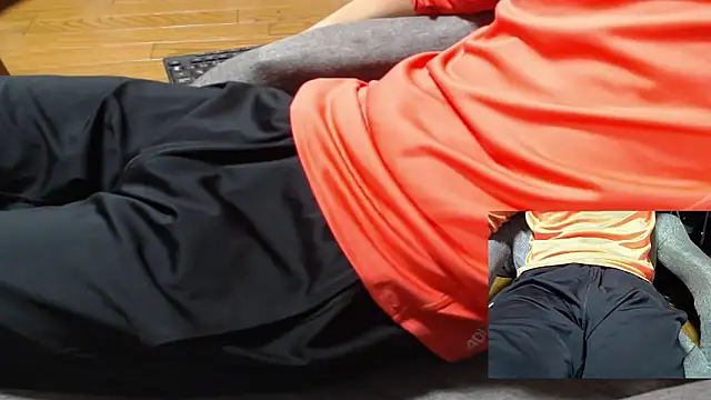 Snapshot of Yasu2000 chatting on 15, 4, 2026 Yasu2000 online show from 15, 4, 2026