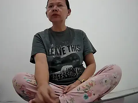 Snapshot of Hotzoey16 chatting on 9, 3, 2026 Hotzoey16 online show from 9, 3, 2026