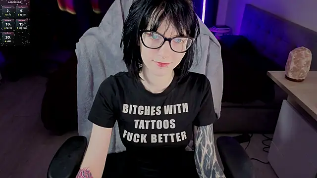 HazelTompson online show from 22, 2, 2026