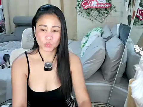 Shiawase1125 online show from 1, 10, 2025