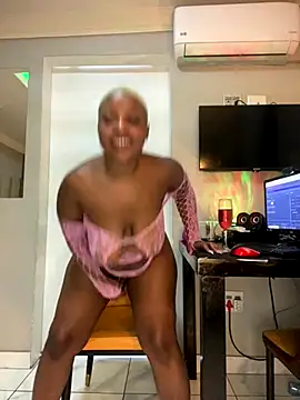 BQueen223 online show from 13, 12, 2025