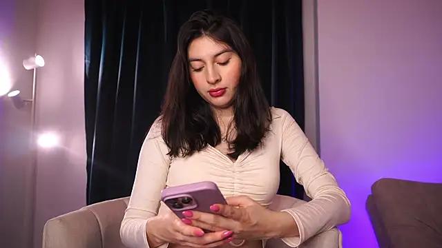 Snapshot of Auralea chatting on 3, 10, 2025 Auralea online show from 3, 10, 2025