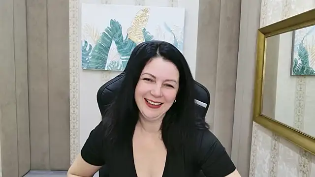 Snapshot of Nina_Stane chatting on 4, 12, 2025 Nina Stane online show from 4, 12, 2025