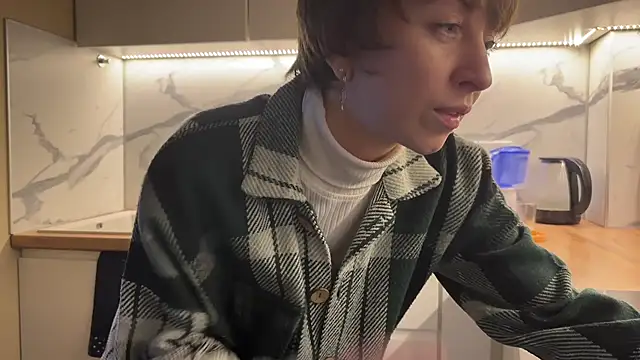 Snapshot of daniellia_ chatting on 3, 4, 2026 daniellia online show from 3, 4, 2026