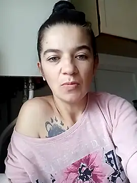 Snapshot of alinaalinutzq chatting on 1, 12, 2025 alinaalinutzq online show from 1, 12, 2025