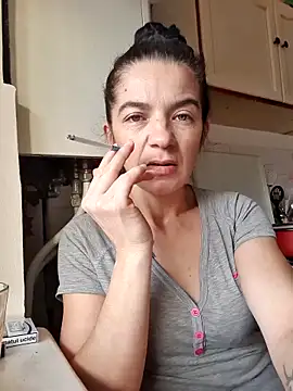 Snapshot of alinaalinutzq chatting on 16, 12, 2025 alinaalinutzq online show from 16, 12, 2025