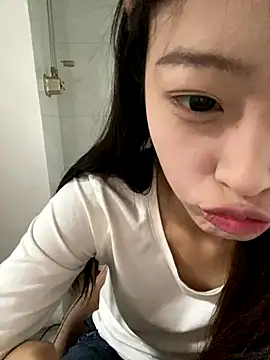 Snapshot of MengMeng0515 chatting on 15, 11, 2025 MengMeng0515 online show from 15, 11, 2025