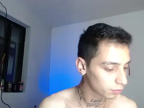 Snapshot of xalejo_max chatting on 4, 11, 2025 xalejo max online show from 4, 11, 2025