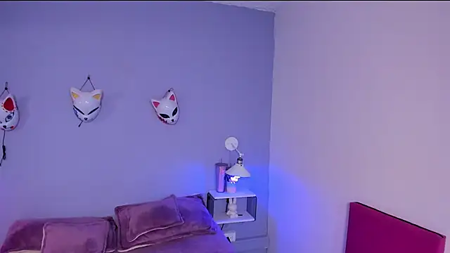 Zoe Lynch  online show from 19, 11, 2025