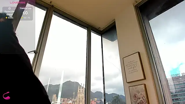 Snapshot of Zoey_thompson chatting on 1, 10, 2025 Zoey thompson online show from 1, 10, 2025