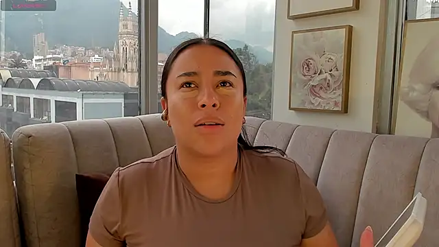 Snapshot of Zoey_thompson chatting on 11, 10, 2025 Zoey thompson online show from 11, 10, 2025