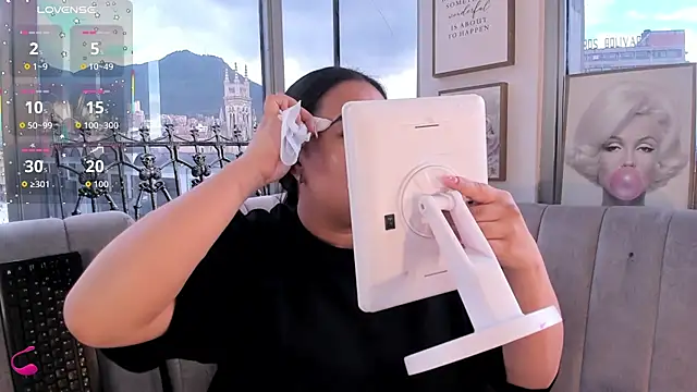 Snapshot of Zoey_thompson chatting on 15, 10, 2025 Zoey thompson online show from 15, 10, 2025