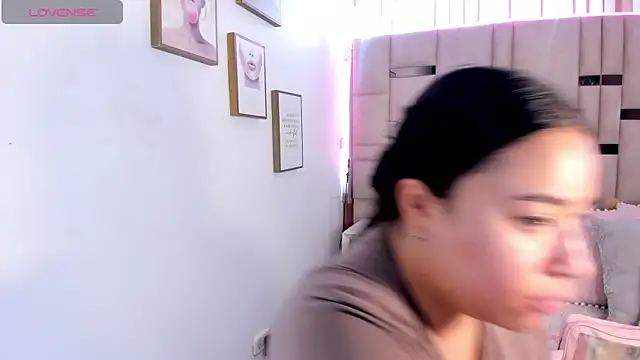 Snapshot of Zoey_thompson chatting on 18, 10, 2025 Zoey thompson online show from 18, 10, 2025