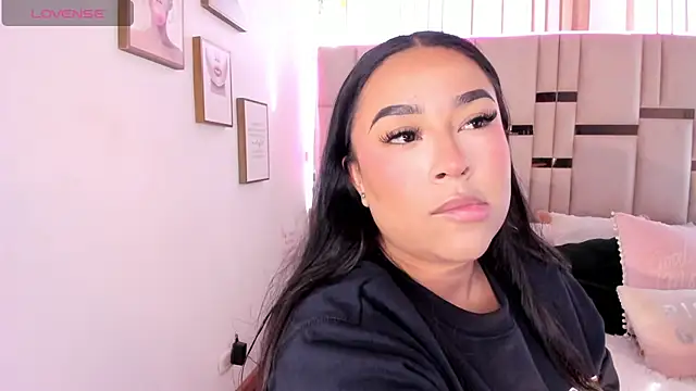 Snapshot of Zoey_thompson chatting on 28, 10, 2025 Zoey thompson online show from 28, 10, 2025