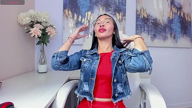 lucyy liiuu online show from 5, 12, 2025