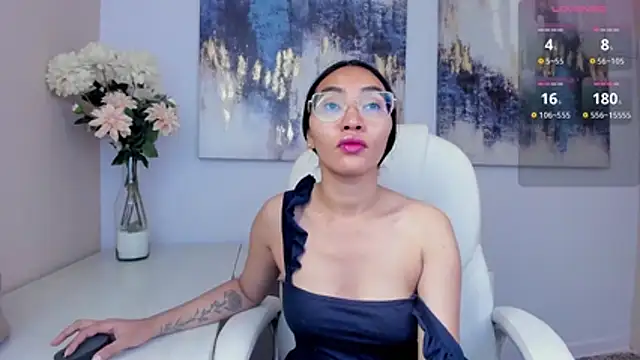 lucyy liiuu online show from 15, 12, 2025