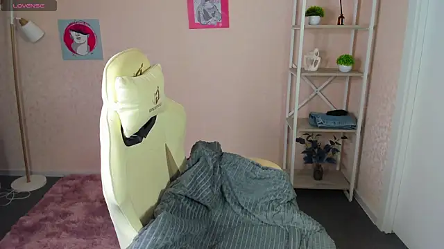 Snapshot of R0cket_bunny chatting on 13, 9, 2025 R0cket bunny online show from 13, 9, 2025