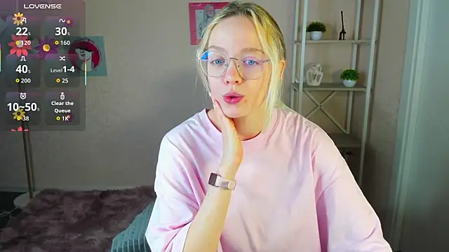 Snapshot of R0cket_bunny chatting on 20, 9, 2025 R0cket bunny online show from 20, 9, 2025