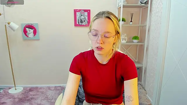 Snapshot of R0cket_bunny chatting on 13, 10, 2025 R0cket bunny online show from 13, 10, 2025