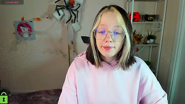 Snapshot of R0cket_bunny chatting on 12, 11, 2025 R0cket bunny online show from 12, 11, 2025