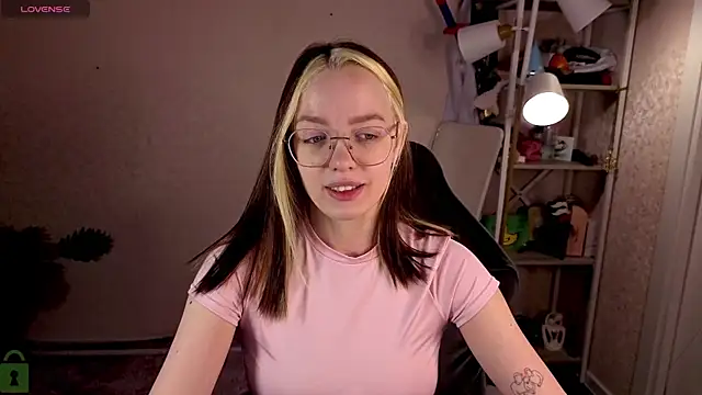 R0cket bunny online show from 20, 4, 2026