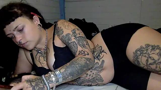 Snapshot of cymerastail chatting on 15, 7, 2026 cymerastail online show from 15, 7, 2026