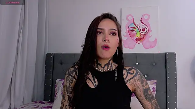 sara queen10 online show from 10, 10, 2025