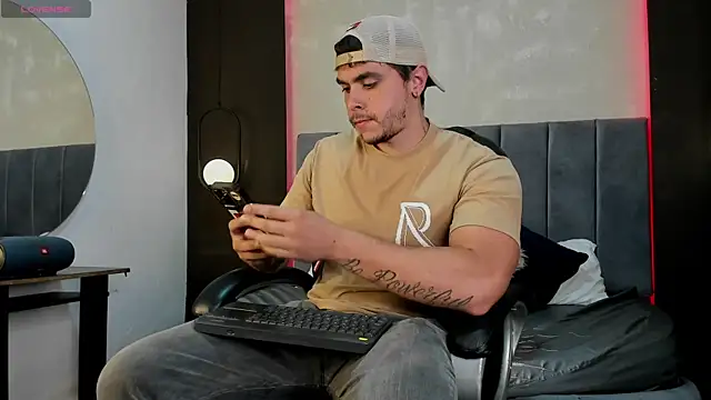 Liam walk  online show from 2, 10, 2025