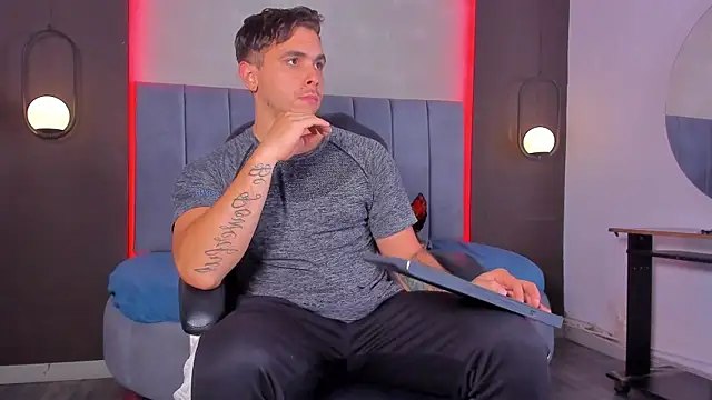 Snapshot of Liam_walk_ chatting on 17, 4, 2026 Liam walk online show from 17, 4, 2026