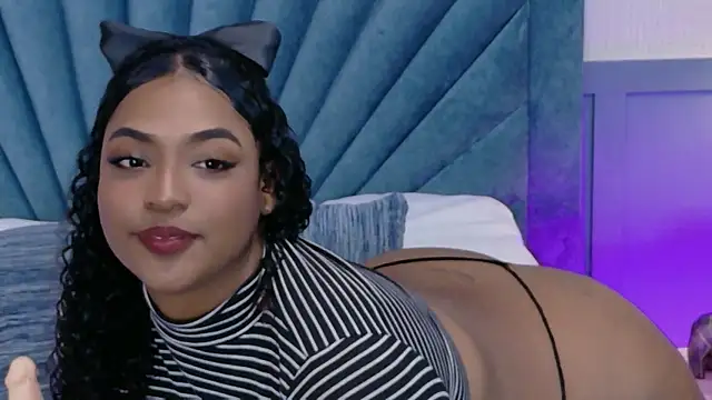 Cristal-Jonnes online show from 18, 11, 2025