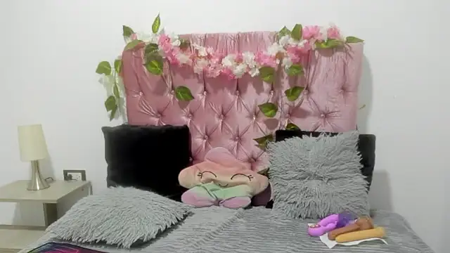 ivy moon05 online show from 17, 1, 2026