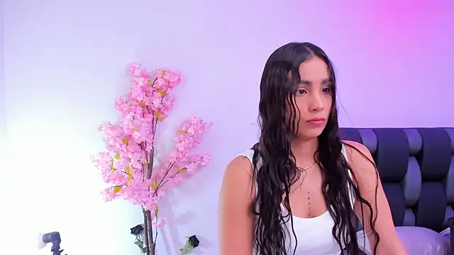 Snapshot of maily_zanss chatting on 4, 4, 2026 maily zanss online show from 4, 4, 2026