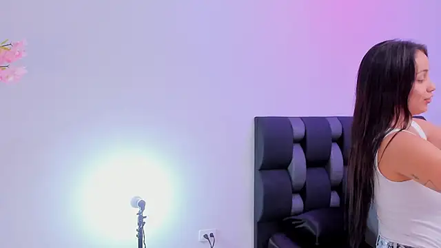 Snapshot of maily_zanss chatting on 11, 4, 2026 maily zanss online show from 11, 4, 2026