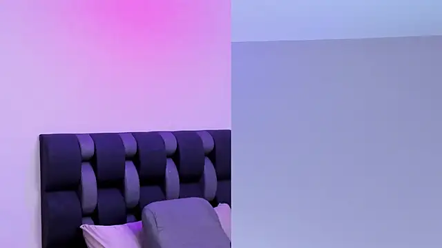 Snapshot of maily_zanss chatting on 14, 4, 2026 maily zanss online show from 14, 4, 2026