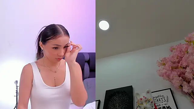 Snapshot of maily_zanss chatting on 16, 4, 2026 maily zanss online show from 16, 4, 2026