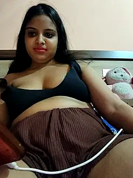 Snapshot of Maahhii_2 chatting on 17, 4, 2026 Maahhii 2 online show from 17, 4, 2026