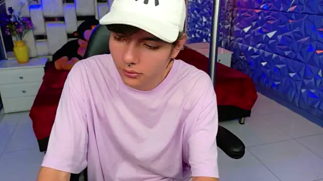 Snapshot of alandelrey57 chatting on 22, 3, 2026 alandelrey57 online show from 22, 3, 2026