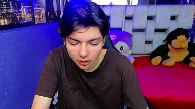 Snapshot of alandelrey57 chatting on 26, 3, 2026 alandelrey57 online show from 26, 3, 2026