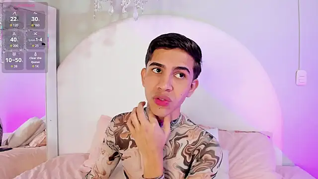 Snapshot of JoshuaSanzz chatting on 24, 10, 2025 JoshuaSanzz online show from 24, 10, 2025