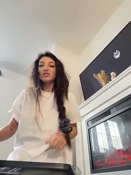 naughtybella05 online show from 24, 11, 2025