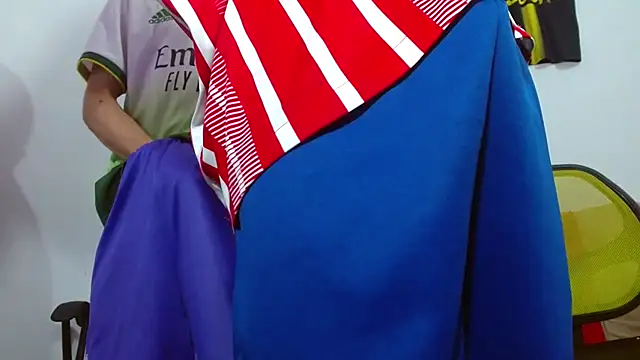 skinny23cm online show from 25, 2, 2026