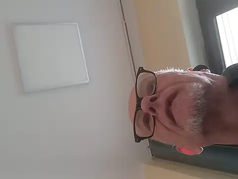 Snapshot of half_age chatting on 7, 3, 2026 half age online show from 7, 3, 2026