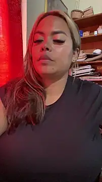 Snapshot of EmilyDuran_ chatting on 22, 5, 2026 EmilyDuran online show from 22, 5, 2026