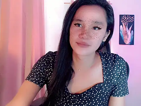 Amayahugecock1 online show from 16, 12, 2025