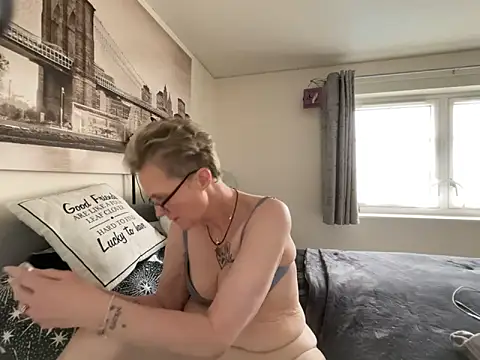 Curvy-Jinx online show from 3, 4, 2026